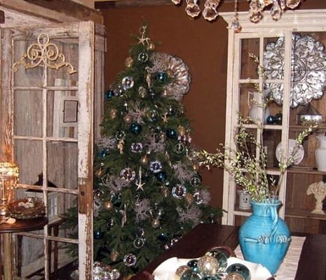 Coastal Christmas Cottage by Iron Accents